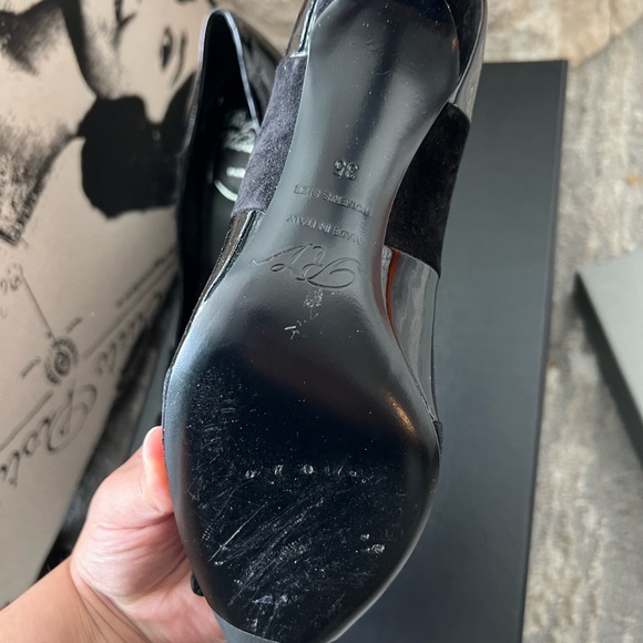 SOLD ! Roger Vivier Buckle Heels - Picture 3 of 5